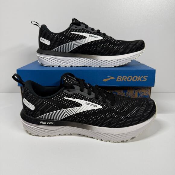 NIB •Brooks men’s Revel 6 Neutral Running Shoe Size: 8.5